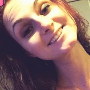 Meet your Posher, Larissa